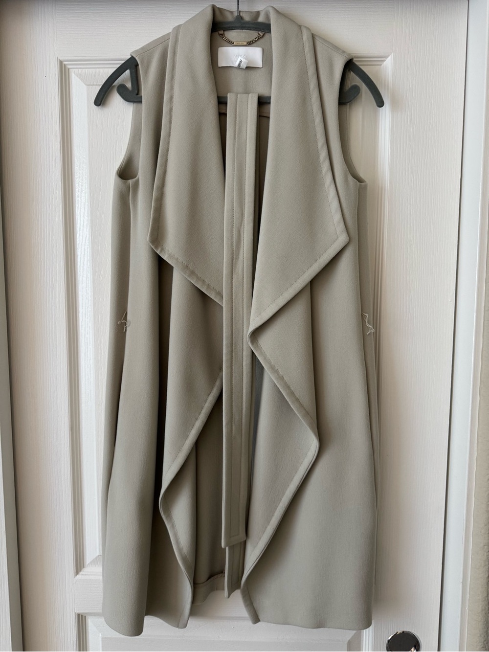 Hugo Boss Wrap in Light Taupe